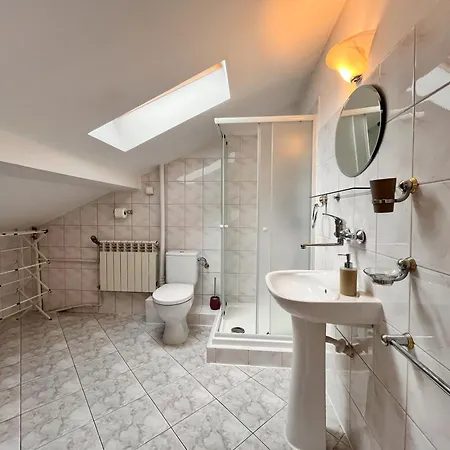 Casa de hóspedes Ari 3*